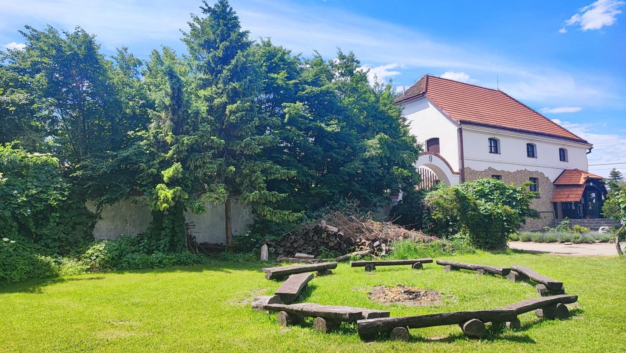 Penzion Horse Farm Lechovice エクステリア 写真